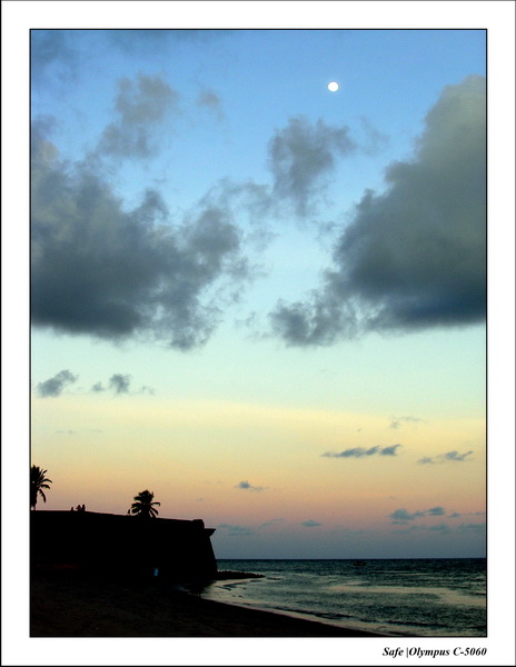 2005 - 11 - Itamaraca - coucher de soleil 10.JPG